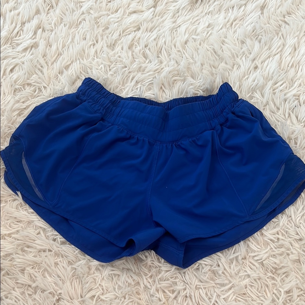 Lululemon Hotty Hot Low-Rise Lined
Short 2.5"